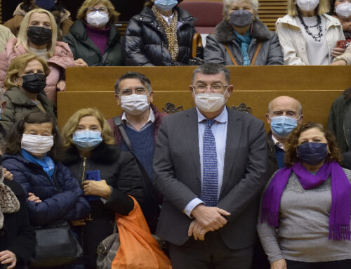 El presidente de Les Corts, Enric Morera, recibe a nuestros socios en su visita al parlamento valenciano